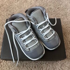 JORDAN COOL GREYS